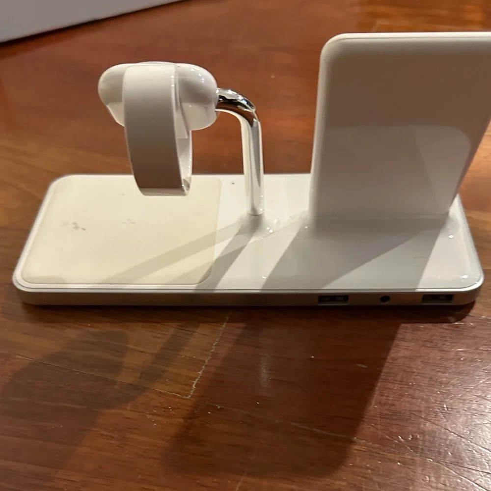 ubiolabs White Multi-Device Charging Station White Chargers